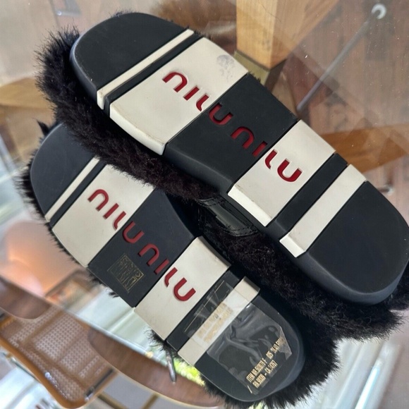 Miu Miu Faux Fur Snowboots - Picture 7 of 8